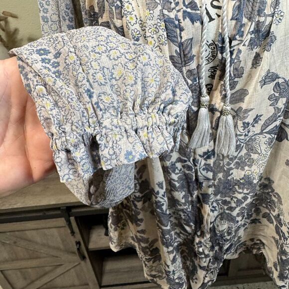 Free People Neutral Balloon Tassel Hendrix Ditsy Floral Print Peasant Blouse Med - Picture 6 of 11